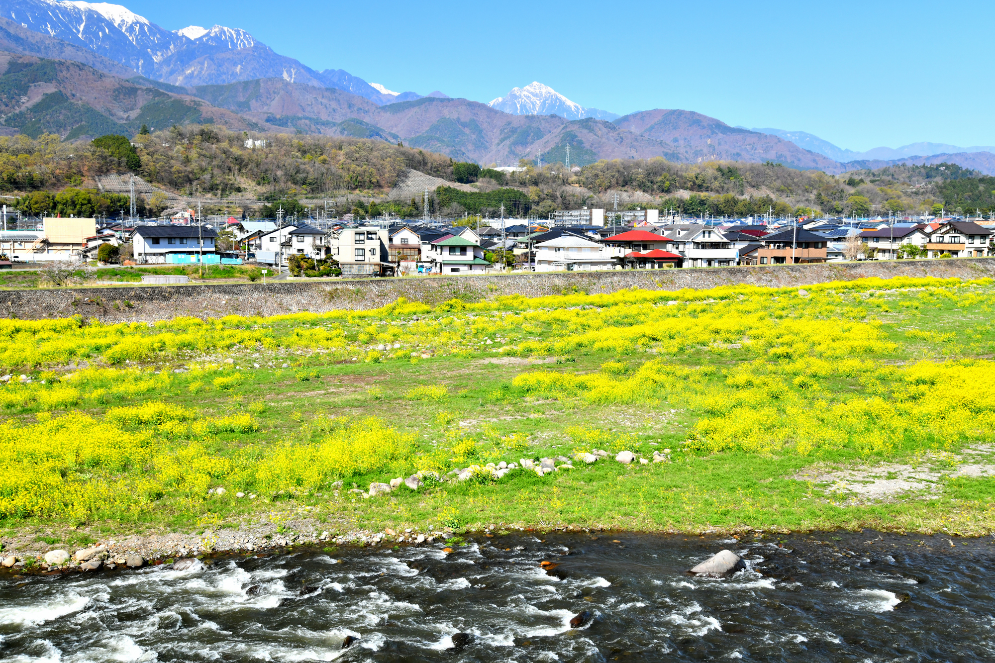 甲斐市の電気工事の相場｜安く抑えるコツとe.Amberに任せる理由